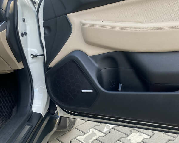 Белый Субару Аутбек, объемом двигателя 3.63 л и пробегом 158 тыс. км за 16200 $, фото 13 на Automoto.ua