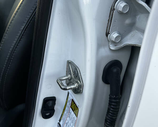 Білий Субару Аутбек, об'ємом двигуна 2.5 л та пробігом 176 тис. км за 14999 $, фото 40 на Automoto.ua