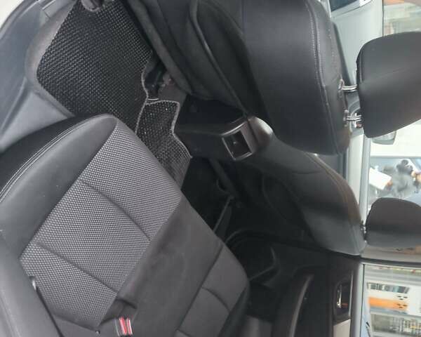 Белый Субару Аутбек, объемом двигателя 2.5 л и пробегом 218 тыс. км за 12500 $, фото 6 на Automoto.ua