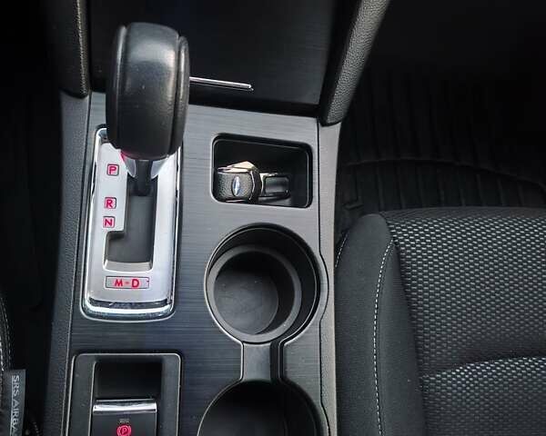 Білий Субару Аутбек, об'ємом двигуна 2.46 л та пробігом 133 тис. км за 14000 $, фото 29 на Automoto.ua