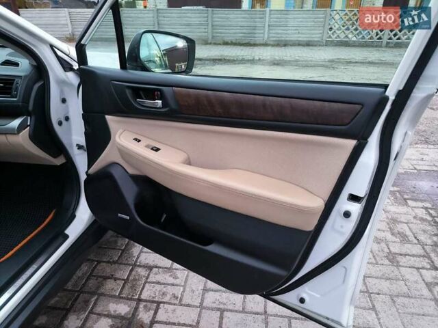 Белый Субару Аутбек, объемом двигателя 2.5 л и пробегом 185 тыс. км за 14200 $, фото 16 на Automoto.ua