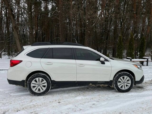 Белый Субару Аутбек, объемом двигателя 2.5 л и пробегом 133 тыс. км за 14700 $, фото 2 на Automoto.ua