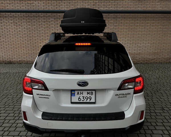 Белый Субару Аутбек, объемом двигателя 2.5 л и пробегом 162 тыс. км за 12300 $, фото 12 на Automoto.ua