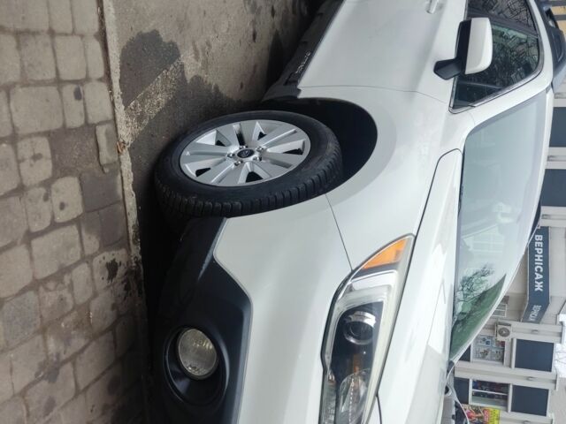 Белый Субару Аутбек, объемом двигателя 2.5 л и пробегом 217 тыс. км за 12500 $, фото 3 на Automoto.ua