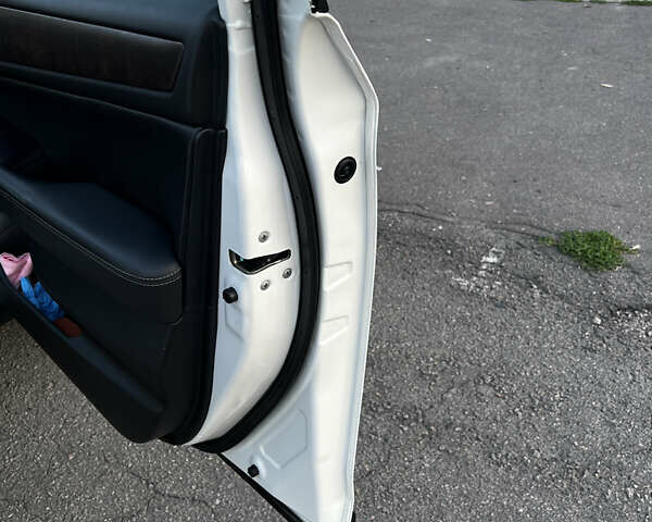 Білий Субару Аутбек, об'ємом двигуна 2.5 л та пробігом 176 тис. км за 14999 $, фото 18 на Automoto.ua