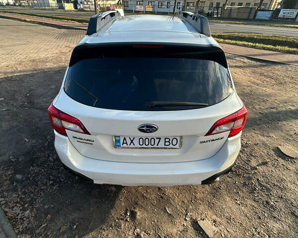 Белый Субару Аутбек, объемом двигателя 2.5 л и пробегом 200 тыс. км за 14600 $, фото 5 на Automoto.ua