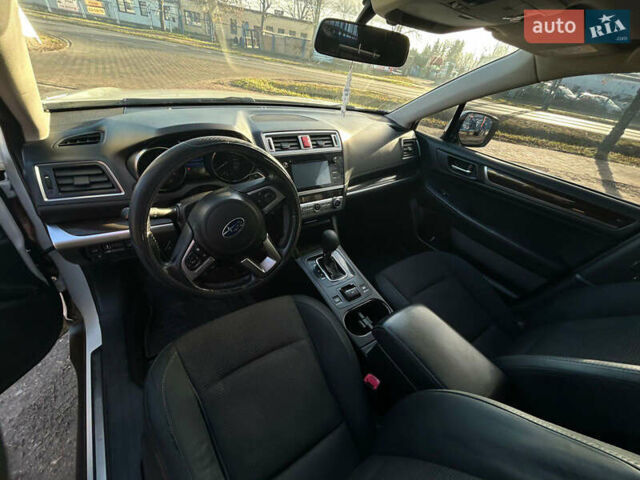 Белый Субару Аутбек, объемом двигателя 2.5 л и пробегом 200 тыс. км за 14600 $, фото 11 на Automoto.ua