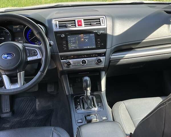 Білий Субару Аутбек, об'ємом двигуна 2 л та пробігом 346 тис. км за 11800 $, фото 14 на Automoto.ua