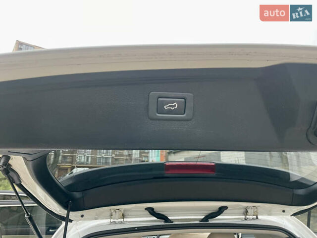 Белый Субару Аутбек, объемом двигателя 2.46 л и пробегом 170 тыс. км за 16500 $, фото 28 на Automoto.ua