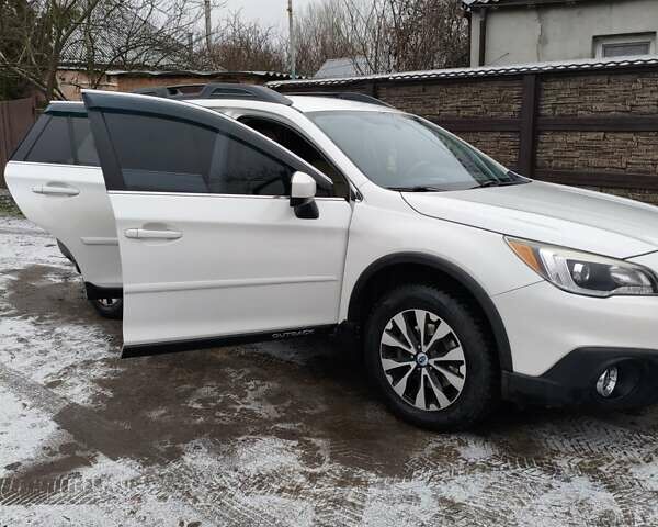 Белый Субару Аутбек, объемом двигателя 2.46 л и пробегом 275 тыс. км за 13300 $, фото 6 на Automoto.ua