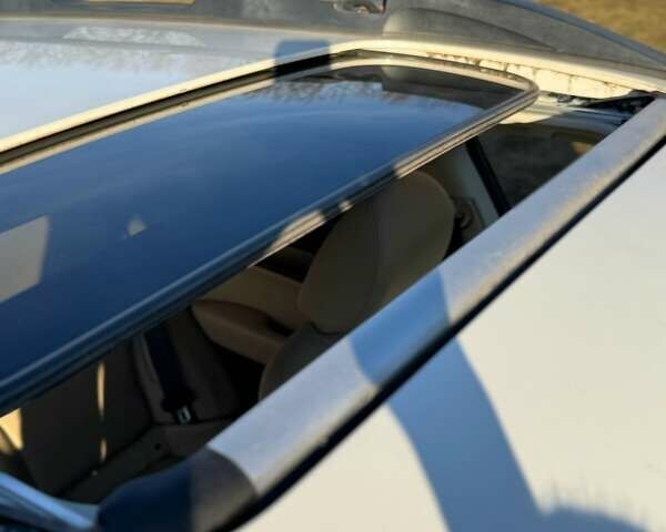 Білий Субару Аутбек, об'ємом двигуна 2.5 л та пробігом 165 тис. км за 17900 $, фото 24 на Automoto.ua