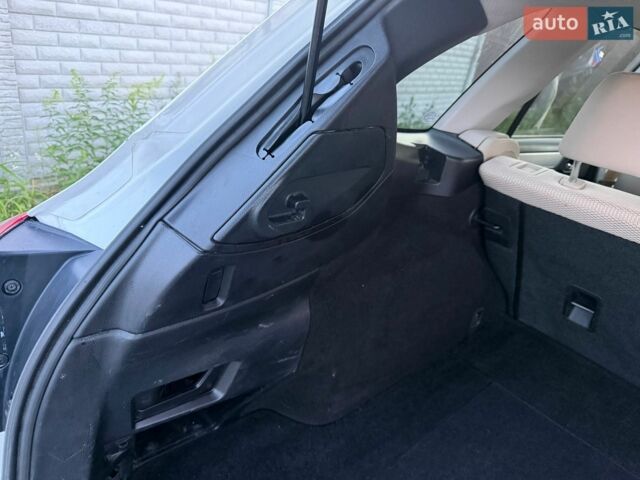 Белый Субару Аутбек, объемом двигателя 2.5 л и пробегом 270 тыс. км за 13600 $, фото 13 на Automoto.ua