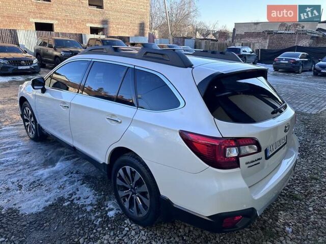 Белый Субару Аутбек, объемом двигателя 2.5 л и пробегом 185 тыс. км за 18000 $, фото 3 на Automoto.ua