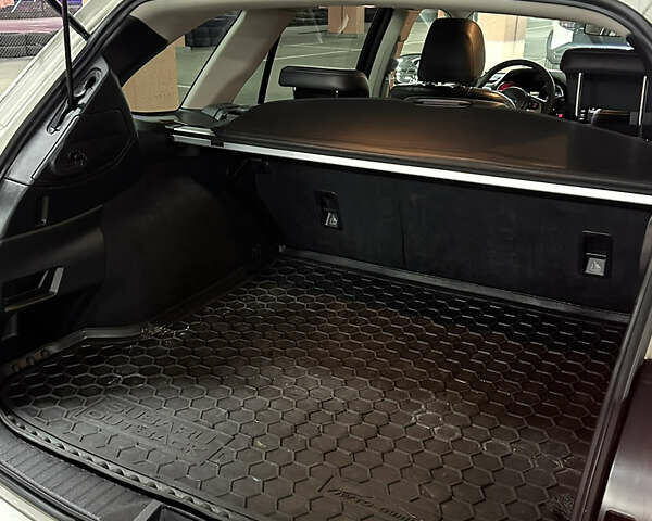 Белый Субару Аутбек, объемом двигателя 2.5 л и пробегом 197 тыс. км за 18000 $, фото 13 на Automoto.ua