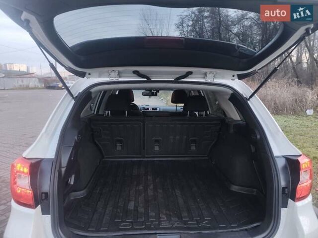 Білий Субару Аутбек, об'ємом двигуна 2.46 л та пробігом 133 тис. км за 14000 $, фото 25 на Automoto.ua
