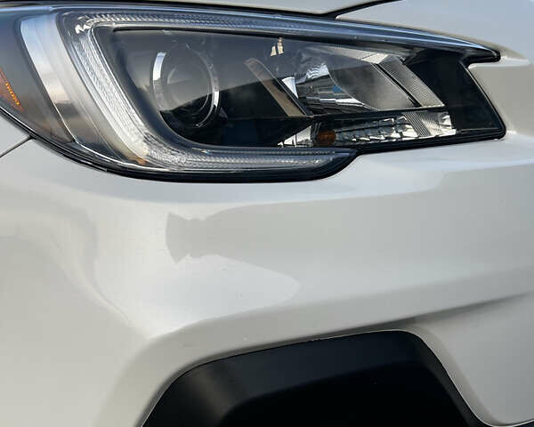 Білий Субару Аутбек, об'ємом двигуна 2.5 л та пробігом 176 тис. км за 14999 $, фото 3 на Automoto.ua