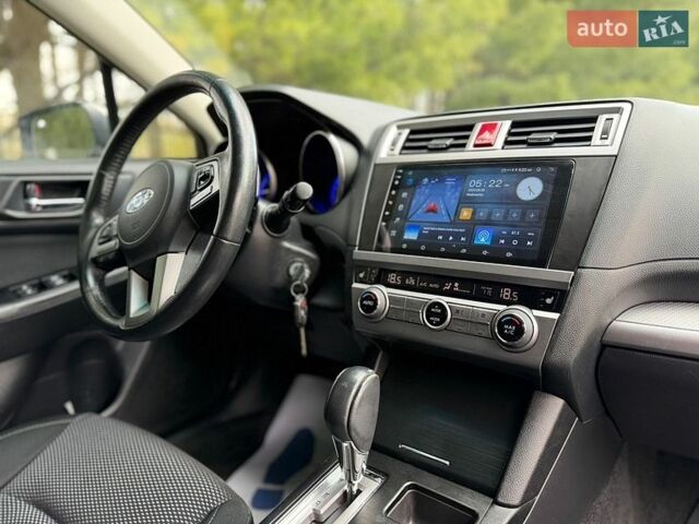 Белый Субару Аутбек, объемом двигателя 2.5 л и пробегом 136 тыс. км за 14500 $, фото 64 на Automoto.ua