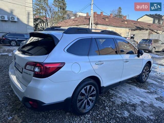 Белый Субару Аутбек, объемом двигателя 2.5 л и пробегом 185 тыс. км за 18000 $, фото 4 на Automoto.ua