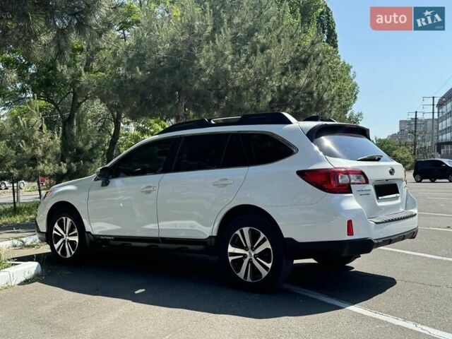 Белый Субару Аутбек, объемом двигателя 2.5 л и пробегом 190 тыс. км за 15999 $, фото 5 на Automoto.ua