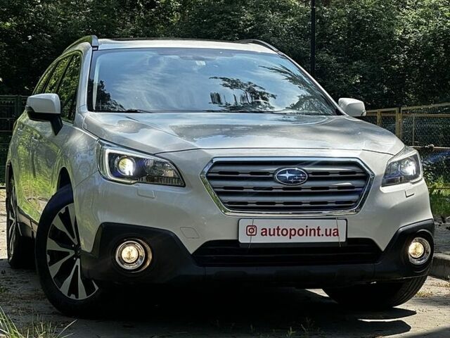 Білий Субару Аутбек, об'ємом двигуна 2 л та пробігом 270 тис. км за 16700 $, фото 4 на Automoto.ua