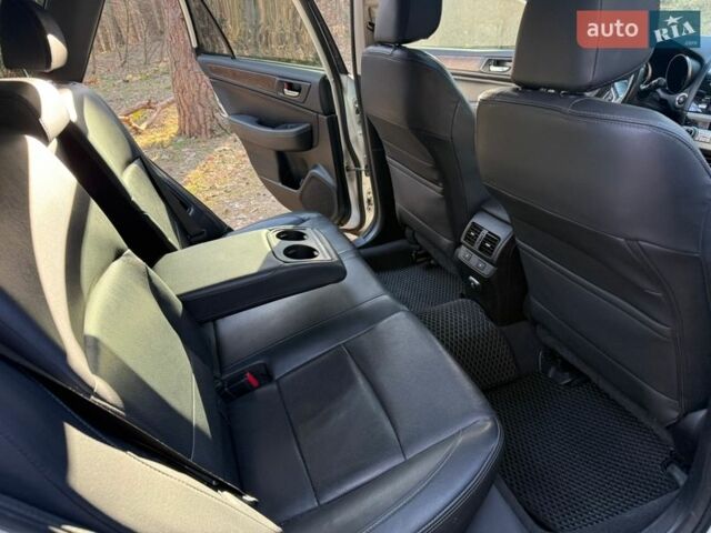 Белый Субару Аутбек, объемом двигателя 2.5 л и пробегом 160 тыс. км за 18300 $, фото 35 на Automoto.ua