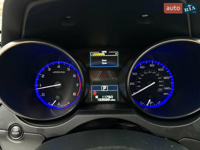 Белый Субару Аутбек, объемом двигателя 2.5 л и пробегом 198 тыс. км за 13700 $, фото 23 на Automoto.ua