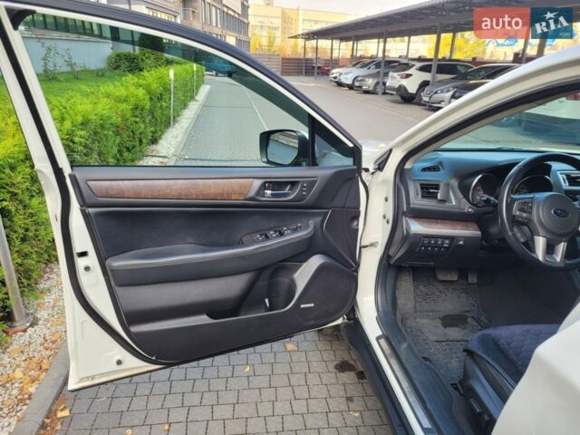 Білий Субару Аутбек, об'ємом двигуна 2.5 л та пробігом 130 тис. км за 15100 $, фото 6 на Automoto.ua