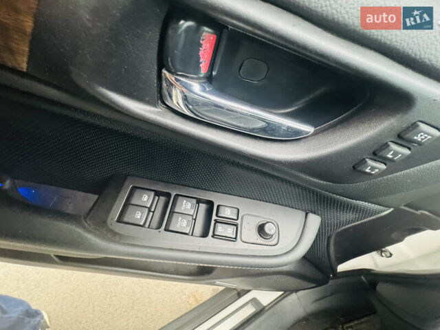 Білий Субару Аутбек, об'ємом двигуна 2.5 л та пробігом 115 тис. км за 14500 $, фото 3 на Automoto.ua