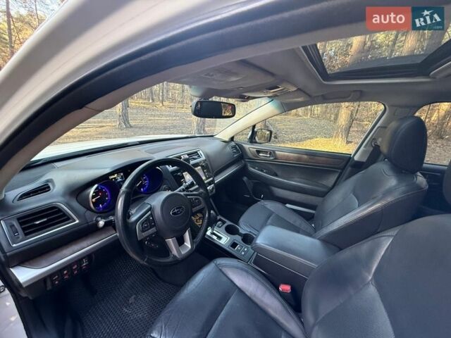 Белый Субару Аутбек, объемом двигателя 2.5 л и пробегом 160 тыс. км за 18300 $, фото 19 на Automoto.ua