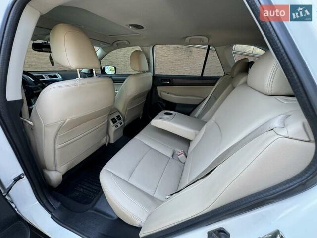 Белый Субару Аутбек, объемом двигателя 2.5 л и пробегом 190 тыс. км за 15999 $, фото 16 на Automoto.ua