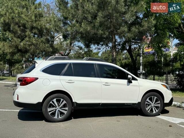 Белый Субару Аутбек, объемом двигателя 2.5 л и пробегом 190 тыс. км за 15999 $, фото 8 на Automoto.ua