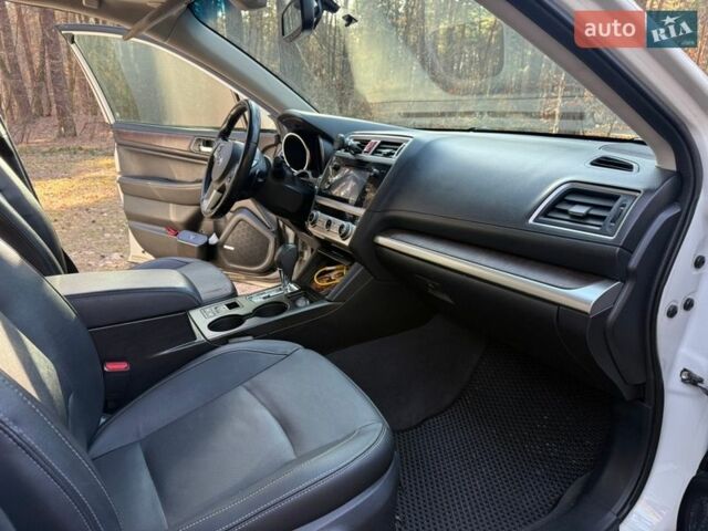 Белый Субару Аутбек, объемом двигателя 2.5 л и пробегом 160 тыс. км за 18300 $, фото 39 на Automoto.ua