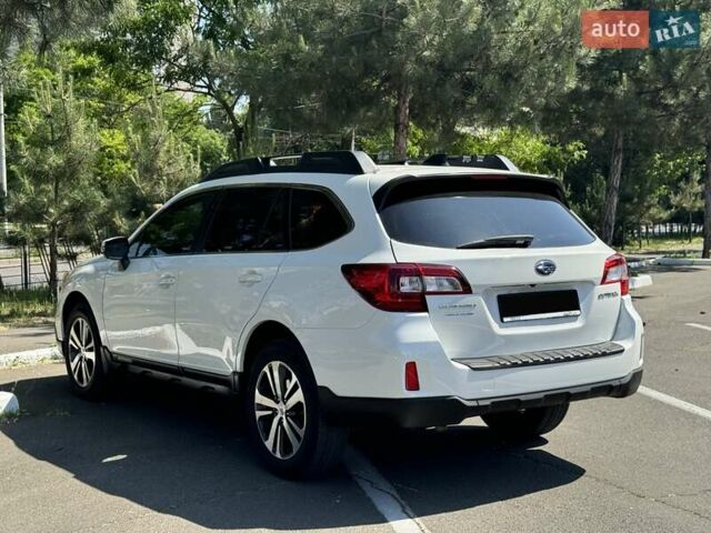 Белый Субару Аутбек, объемом двигателя 2.5 л и пробегом 190 тыс. км за 15999 $, фото 4 на Automoto.ua