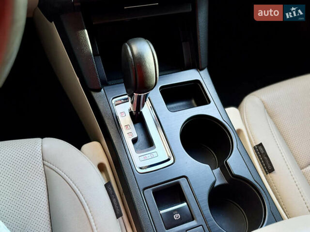 Белый Субару Аутбек, объемом двигателя 3.63 л и пробегом 120 тыс. км за 15500 $, фото 10 на Automoto.ua