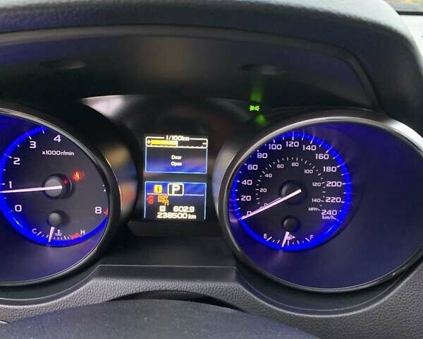 Белый Субару Аутбек, объемом двигателя 2.5 л и пробегом 238 тыс. км за 14000 $, фото 4 на Automoto.ua