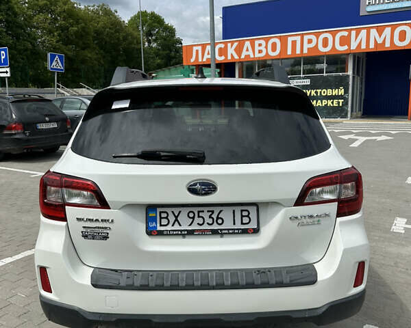 Белый Субару Аутбек, объемом двигателя 2.5 л и пробегом 171 тыс. км за 13600 $, фото 6 на Automoto.ua