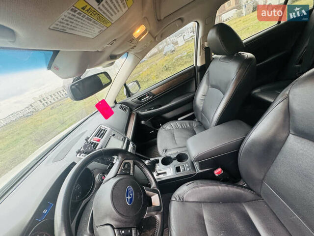 Білий Субару Аутбек, об'ємом двигуна 2.5 л та пробігом 115 тис. км за 14500 $, фото 4 на Automoto.ua