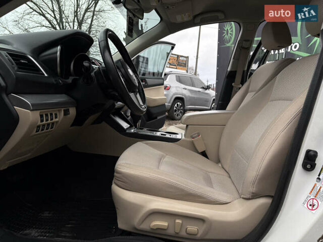 Белый Субару Аутбек, объемом двигателя 2.5 л и пробегом 198 тыс. км за 13700 $, фото 5 на Automoto.ua