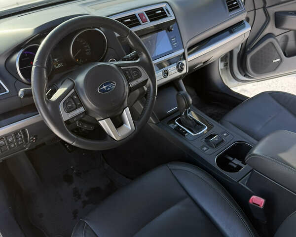 Білий Субару Аутбек, об'ємом двигуна 2 л та пробігом 138 тис. км за 13999 $, фото 27 на Automoto.ua