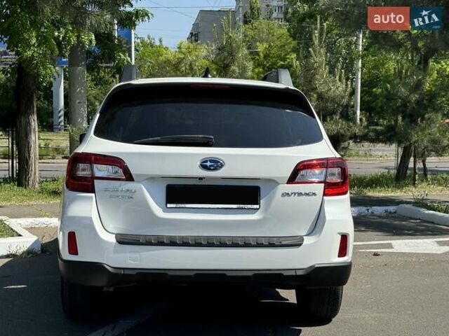 Белый Субару Аутбек, объемом двигателя 2.5 л и пробегом 190 тыс. км за 15999 $, фото 6 на Automoto.ua