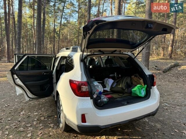 Белый Субару Аутбек, объемом двигателя 2.5 л и пробегом 160 тыс. км за 18300 $, фото 8 на Automoto.ua