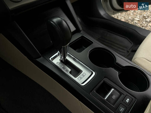 Белый Субару Аутбек, объемом двигателя 2.5 л и пробегом 198 тыс. км за 13700 $, фото 21 на Automoto.ua