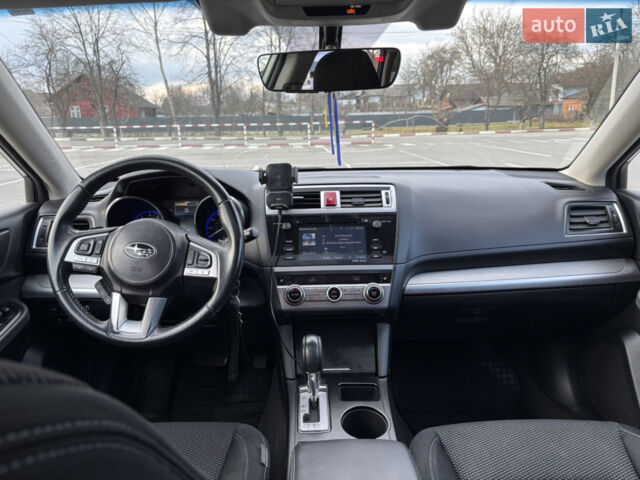 Білий Субару Аутбек, об'ємом двигуна 2.5 л та пробігом 190 тис. км за 15500 $, фото 6 на Automoto.ua