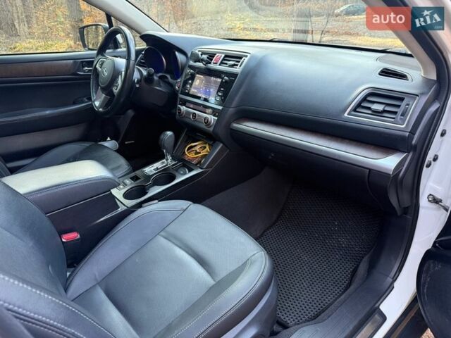 Белый Субару Аутбек, объемом двигателя 2.5 л и пробегом 160 тыс. км за 18300 $, фото 12 на Automoto.ua