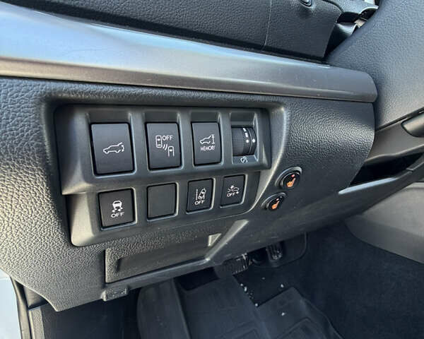 Білий Субару Аутбек, об'ємом двигуна 2 л та пробігом 138 тис. км за 13999 $, фото 34 на Automoto.ua