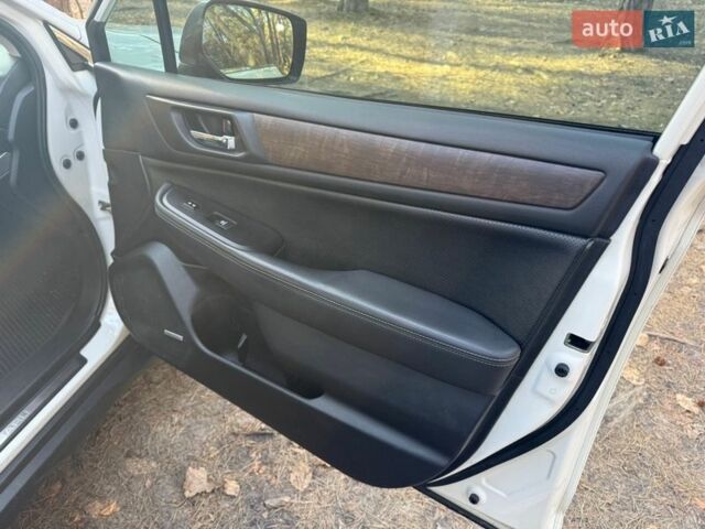 Белый Субару Аутбек, объемом двигателя 2.5 л и пробегом 160 тыс. км за 18300 $, фото 37 на Automoto.ua