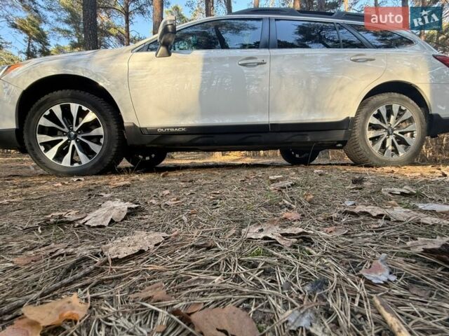 Белый Субару Аутбек, объемом двигателя 2.5 л и пробегом 160 тыс. км за 18300 $, фото 5 на Automoto.ua