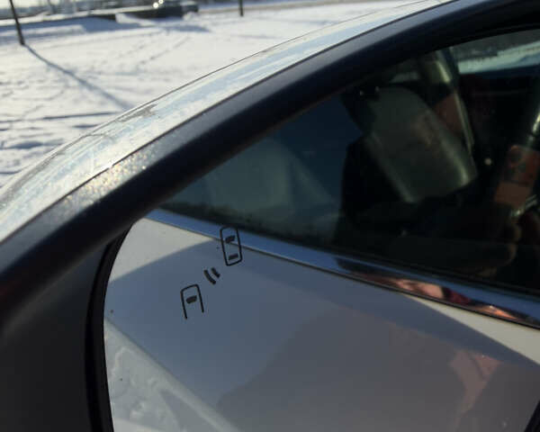 Білий Субару Аутбек, об'ємом двигуна 2 л та пробігом 138 тис. км за 13999 $, фото 20 на Automoto.ua