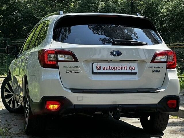 Білий Субару Аутбек, об'ємом двигуна 2 л та пробігом 270 тис. км за 16700 $, фото 8 на Automoto.ua