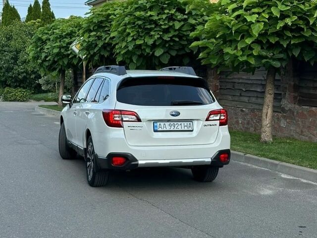 Білий Субару Аутбек, об'ємом двигуна 2.5 л та пробігом 210 тис. км за 17700 $, фото 6 на Automoto.ua